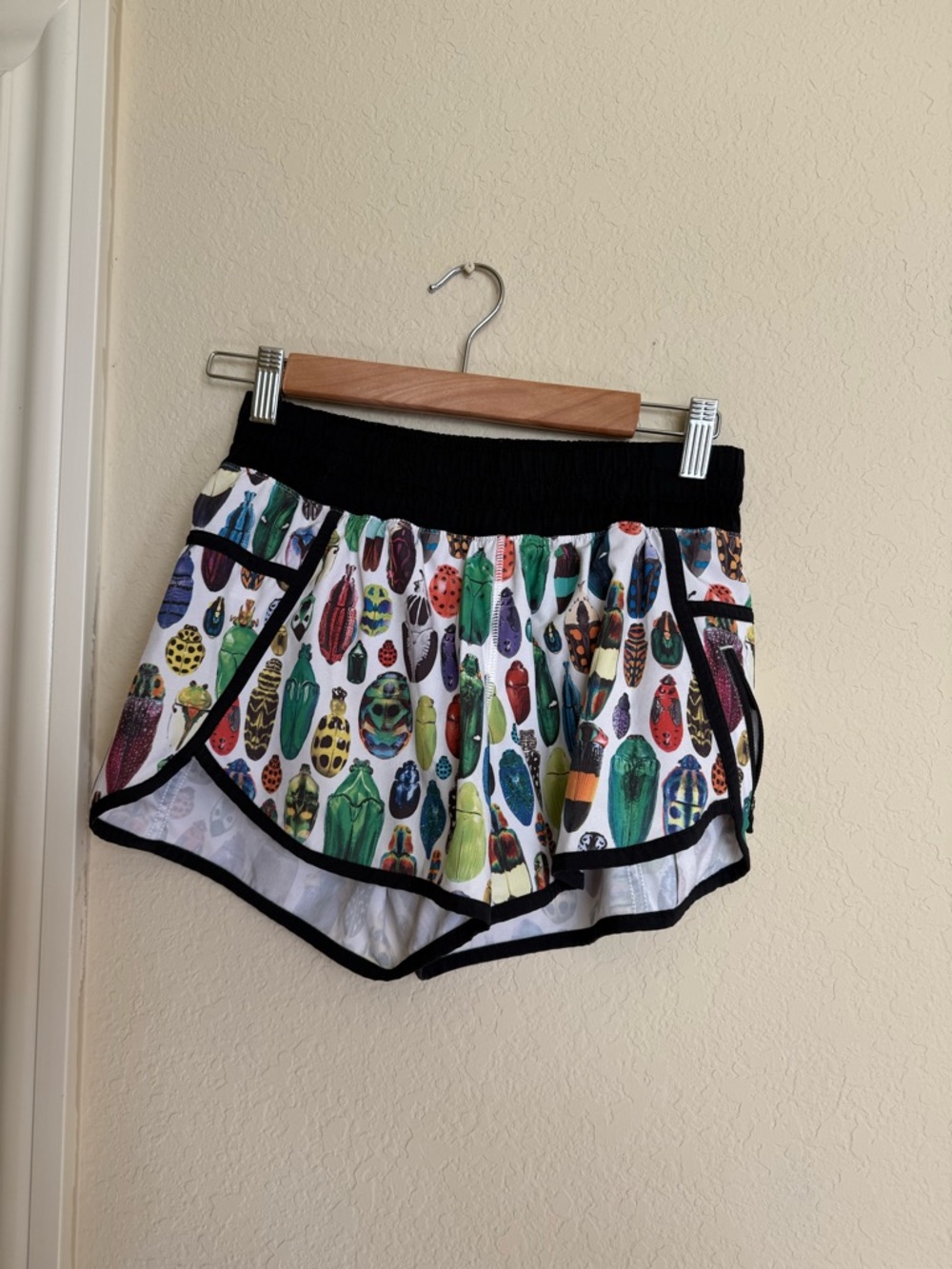 Lululemon SeaWheeze exclusive beetle shorts!  Size 6.
